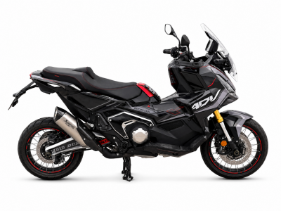 Kit de vinilos Honda X-ADV 750 Urban Apex Edition con diseño deportivo en negro, gris, blanco y detalles rojos instalado en scooter adventure