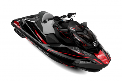 Kit de vinilos Sea-Doo RXP-X 300 Shadow Carbon Edition en negro, gris carbono y rojo instalado en moto de agua